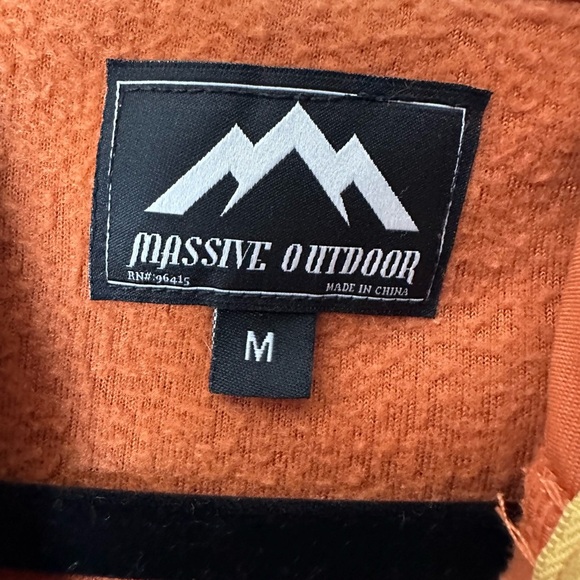 Colorblock Fleece Pullover - Picture 3 of 6